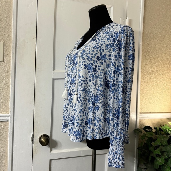 Lucky Brand Pullover Tassel Tie Smocked Wrists Top - Picture 7 of 14